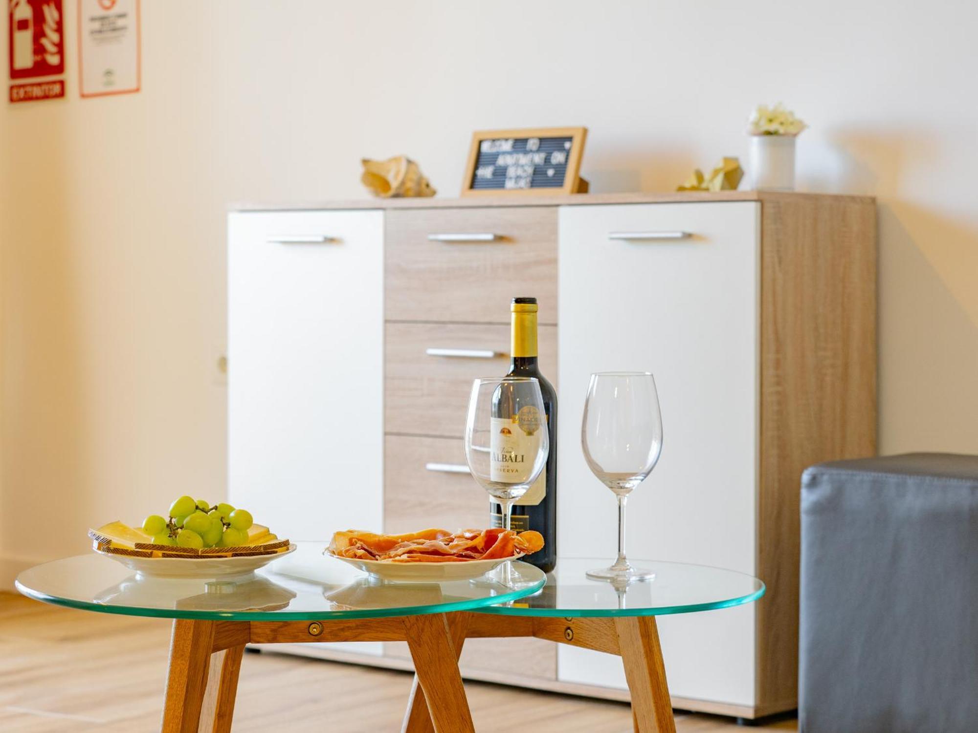Apartment On Beach Mijas Sitio de Calahonda Екстер'єр фото