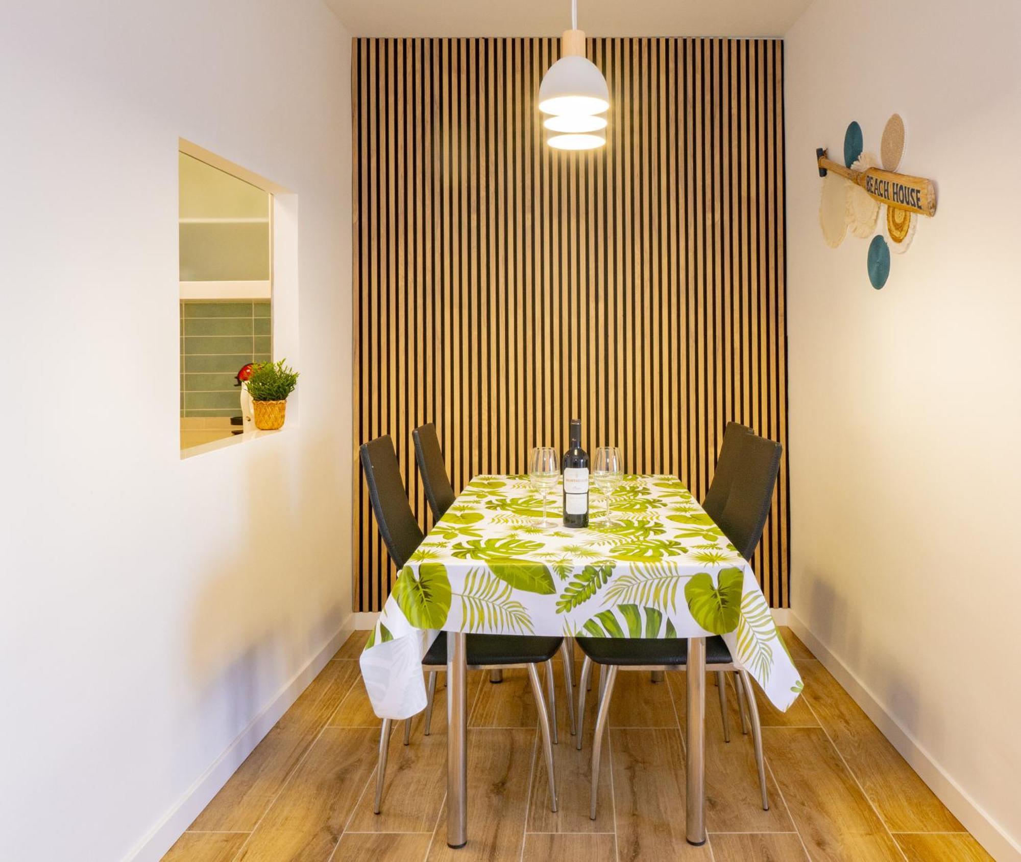 Apartment On Beach Mijas Sitio de Calahonda Екстер'єр фото