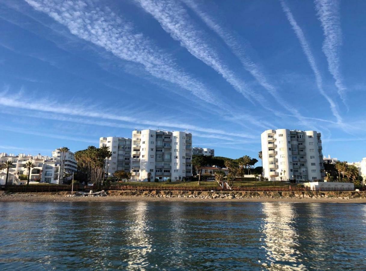 Apartment On Beach Mijas Sitio de Calahonda Екстер'єр фото
